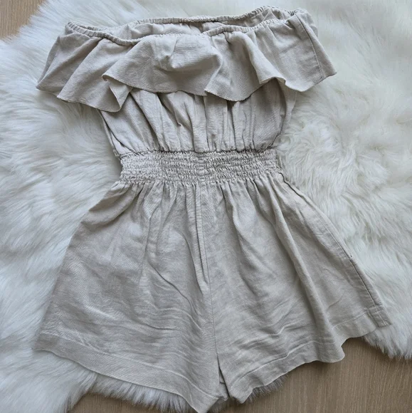 Off-Shoulder Beige Romper - Picture 5 of 5
